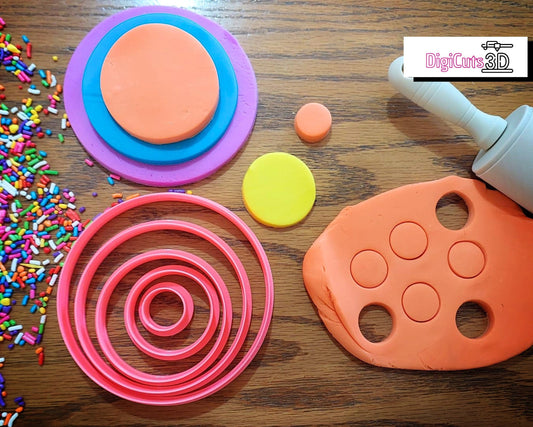 Easy Shapes - Set of 5 Sizes Circles Plastic Cutters  - 3D printed for cookie dough -